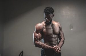 Pesi per esercizio e sollevamento Modi naturali per aiutare ad aumentare il testosterone negli uomini